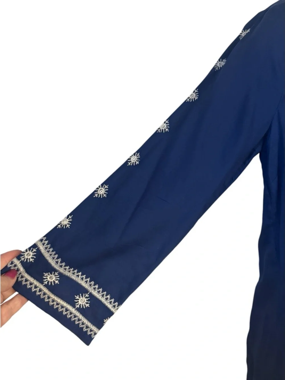 LUCKY BRAND Navy Top w/Embroidery Detail SPRING/SUMMER SIZE: MEDIUM #H - Picture 4 of 10